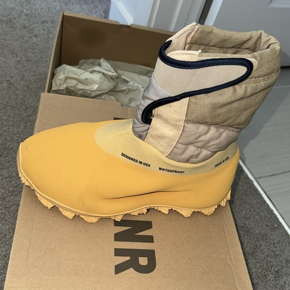 Yeezy Knit Runner Boot 'Sulfur' - Picture 14 of 16